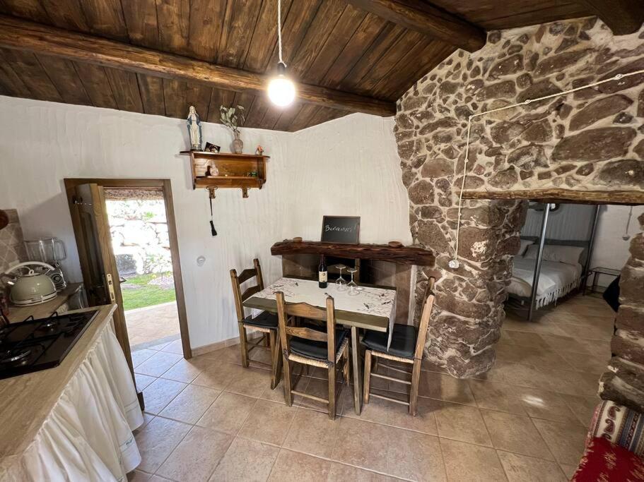 Muristene Pozzo Santa Cristina Paulilatino Buitenkant foto