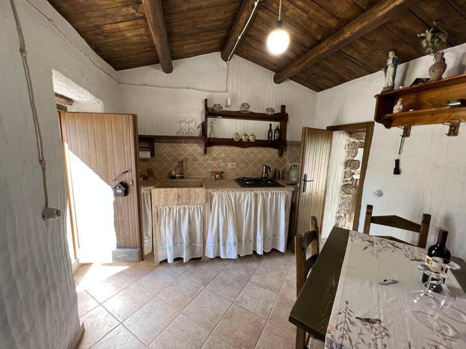 Muristene Pozzo Santa Cristina Paulilatino Buitenkant foto